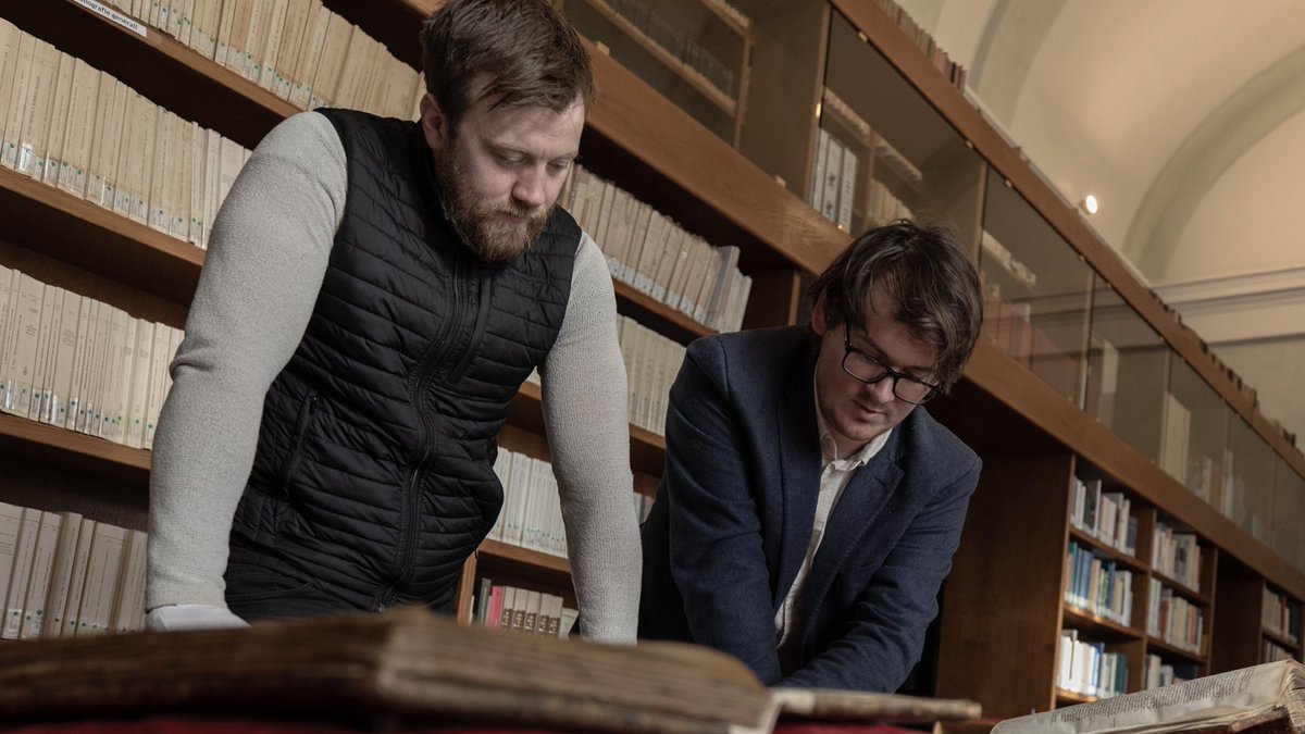 “Hec sunt virtutes aque vite: primo quod omnes passiones in corpore ex frigidis humoribus procedentes curat sive eicit intrinsece sive extrinsece.” - Taddeo Alderotti, Consilia Medicinalia, 1280.

‘These are the virtues of the water of life.’