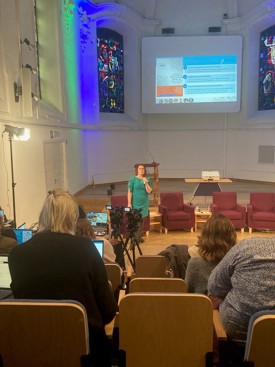 Does #DigitalLiteracy help #vulnerable #youth with #MentalHealth problems? Yes and no: digital skills build resilience but facilitate access to extreme digital spaces that are #RiskybyDesign

<a href="/Mariya_Stoilova/">Mariya Stoilova</a> presents our report zenodo.org/records/7372552 at <a href="/ySKILLS_eu/">ySKILLS</a> conference