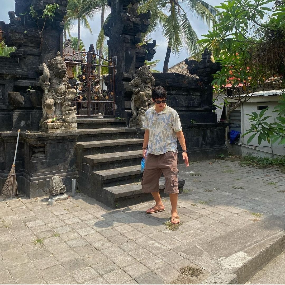 k_echarri's tweet photo. IG POST: Kyle Echarri
11-30-23 |Bali, Indonesia
"spoon me daw" |@kyle_echarri https://t.co/BljlXz5Z57