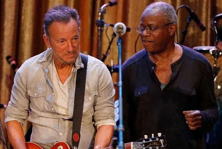 pillolerock's tweet photo. il 30 Novembre 1953 nasce
David Sancious,
musicista statunitense, tastierista di
Bruce Springsteen dal ‘72 al ‘74
facendo parte anche della
E Street Band, successivamente
fonda i Tone con cui ha realizzato
4 album. Sancious tornerà con Bruce
nell'album Human Touch
#DavidSancious https://t.co/6WHEuZdGqN