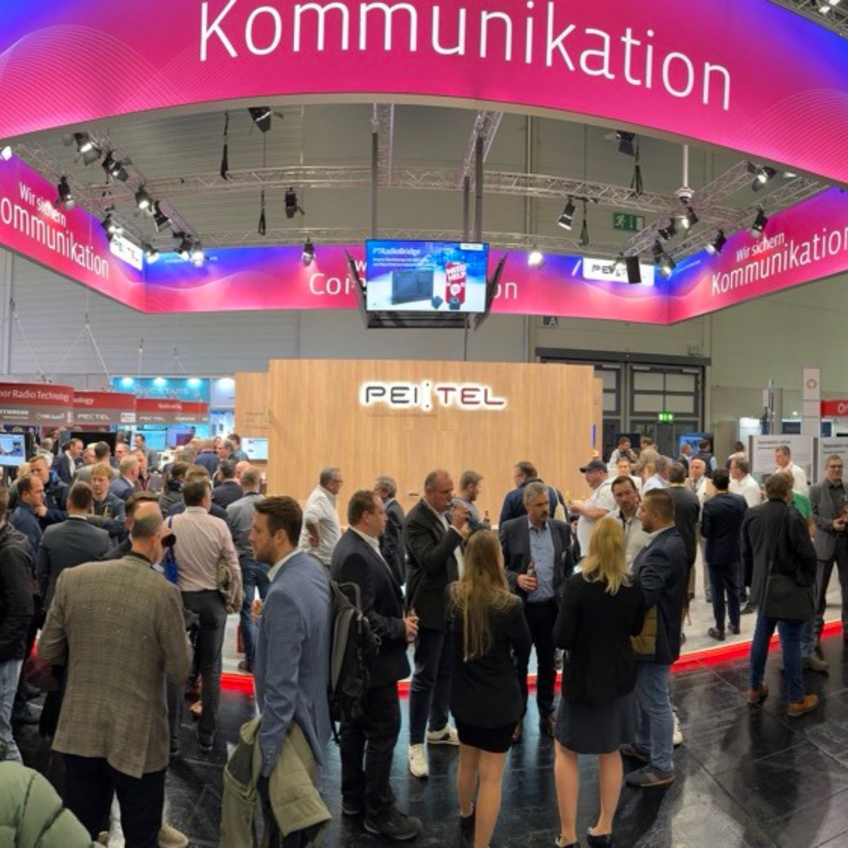 peitel_com's tweet photo. 🌟 Letzter Tag auf der @PMR_Expo ! ☕️🗣️ Kommt vorbei für einen Kaffee und spannende Gespräche.

Und an alle, die gestern unser Get-together bereichert haben – ein herzliches Dankeschön für einen wundervollen Abend und die inspirierenden Gespräche! 🚀🤝 https://t.co/W5l6ibpm5b