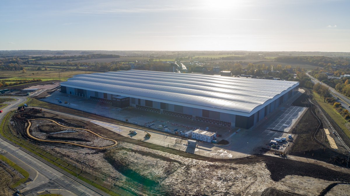 Norfolk & Suffolk's Space To Innovate Enterprise Zone is growing! A 1.17 million square foot warehouse has been unveiled at Gateway 14, near junction 50 of the A14 at Stowmarket and part of @FreeportEast. Read the full story here newanglia.co.uk/the-range-unve… @WinvicLtd