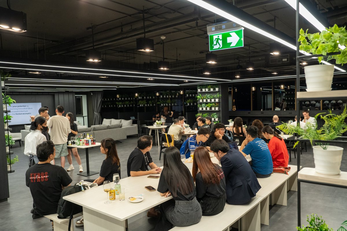 CleverseTeam's tweet photo. Viction Builder Meetup co-hosting with @impossible_, @coin98_wallet, and @BuildOnViction was a great success!
With such an amazing gathering of people, we hope to host it again soon!
#VictionChain #Cleverseweb3event #Viction #C98 #Coin98 #IF #ImpossibleFinance #Cleverse https://t.co/PvWex8Jj1k