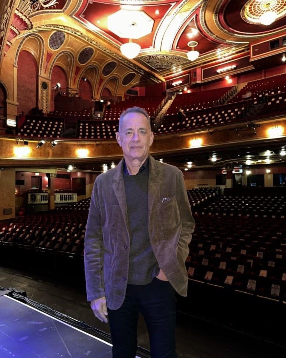 pyjamamedia's tweet photo. Excellent event last night’s Audience with @TomHanks book launch! Such a legendary Hollywood figure, so open &amp; engaging &amp; enjoyed his banter with the Scouse audience!
Look forward to reading his new novel! His love of typewriters is infectious, just off out to buy one 📖 🏃🏻‍♂️ 🤣 https://t.co/feXJMCGxDM