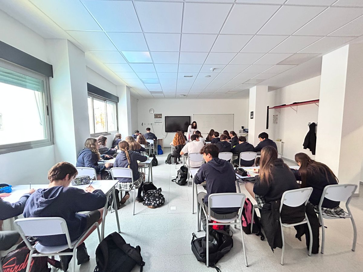 CCMiramadrid's tweet image. En la etapa de Secundaria, desde el Departamento de Orientación asesoramos a los tutores en el Plan de Acción Tutorial y organizamos dinámicas en las clases para ayudar al buen clima del aula, trabajando la resolución de conflictos.
#colegiomiramadrid #miramadrid #googlereference