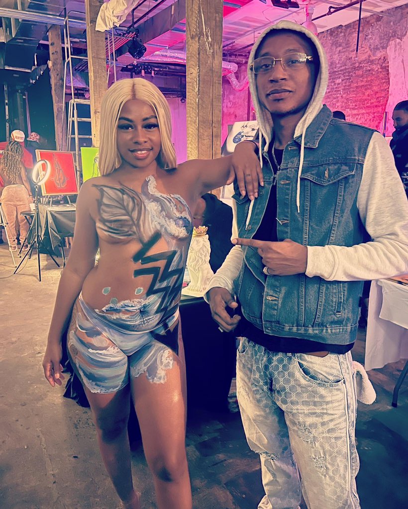 iamtherealLT_'s tweet photo. A work of art 🖌️ 🎨. The beautiful @ms.naeee. Check her out. 💯#modelz #vibes #art #fashion #canvascouture #atlanta #exclusivemodelzmagazine #theundergroundatl #contentcreators #hiphopculture 🥶🥶🥶🥶 https://t.co/K9xE63KV3Q