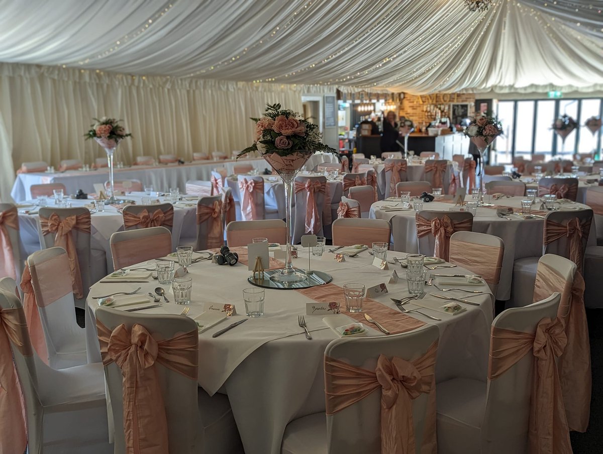 Beautiful set-up for the lovely Charlotte and Benjamin's wedding. Stunning blush pinks, centrepieces and all the finishing touches by The Venue Dresser Ipswich 💕

#weddingday #suffolkbrides #barnwedding #weddinginspiration #weddingideas #weddingdecor #weddingstyling