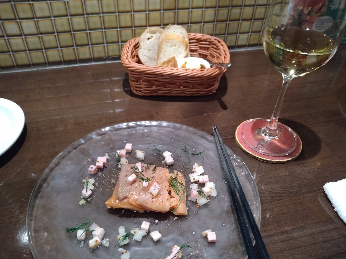 modokihito's tweet photo. 金土曜はお店が忙しそうなので、木曜に行くようになったお店..
肉うま〜 https://t.co/uk4dfeVSwk