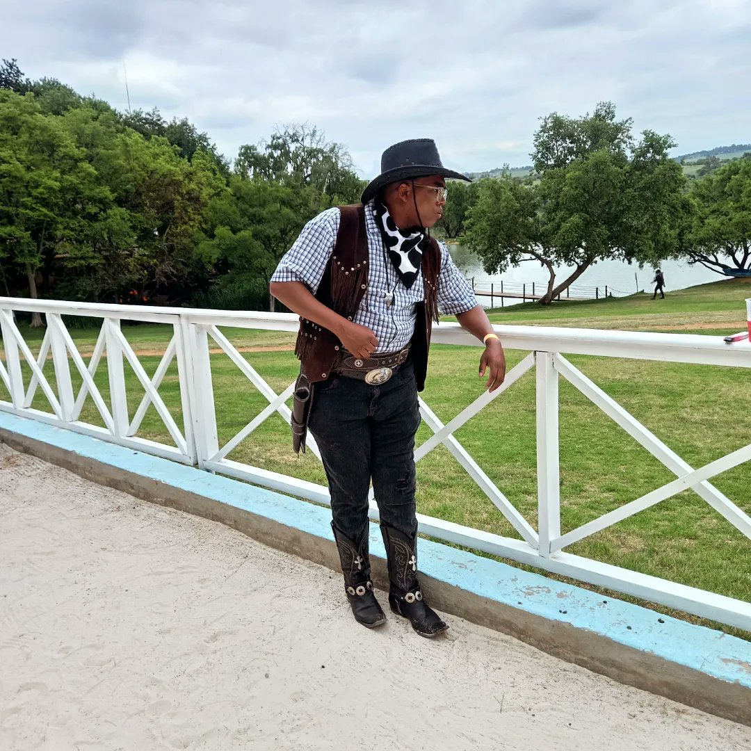 DonStein21's tweet photo. You've heard of the Walker Texas Ranger, but lemme introduce you to The Walker Ekas Ranger
#spaneng https://t.co/tddMVfNyyd