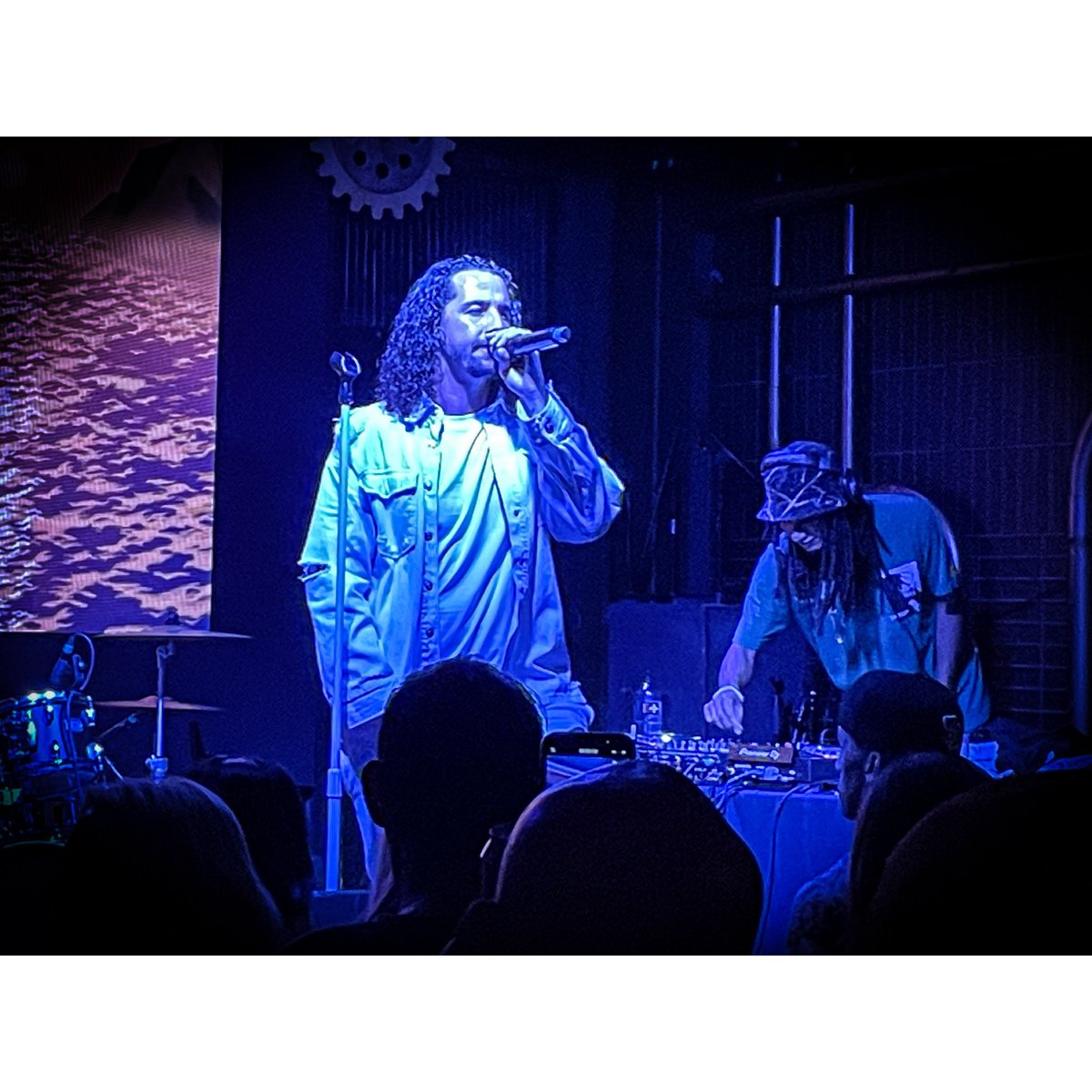 ToMsJookJoint's tweet photo. It was nice 2 meet u, the great rapper @theleaguebturn in San Diego🏝️🇺🇸🇯🇵
#BTurn #SanDiego #California https://t.co/mMCvv9H5ku