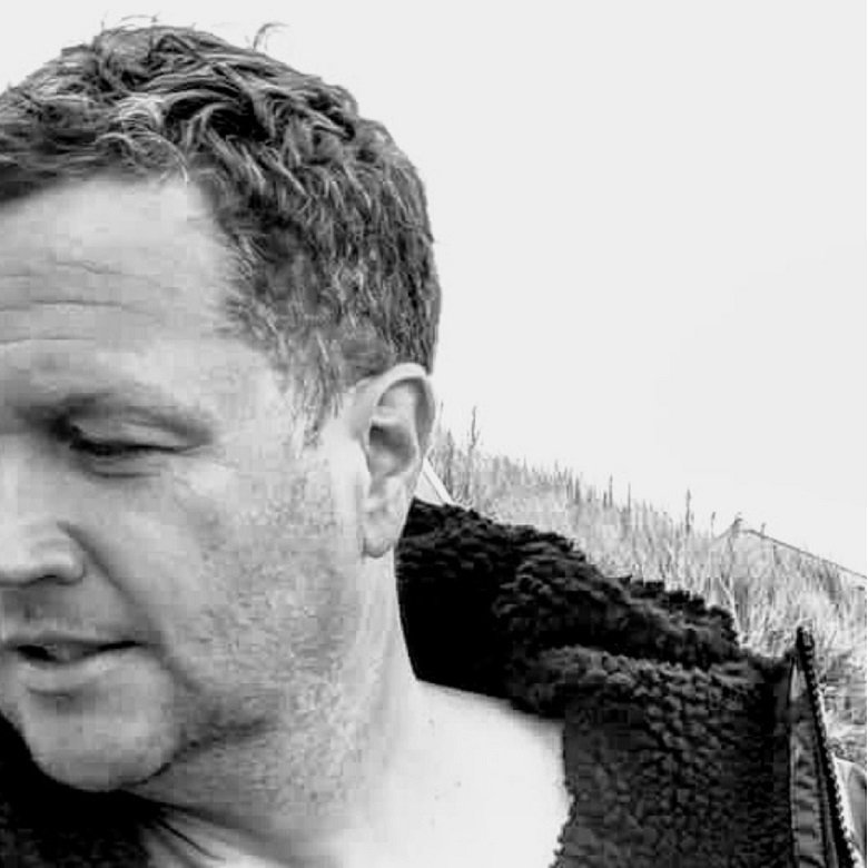 MDpod_hub's tweet image. I'm listening to Unknown  by tim pont on MM Radio Tune In at mm-radio.com @TimPontMusic