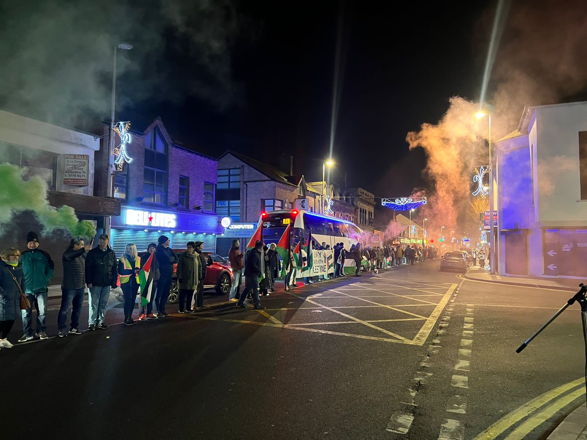 CathalKing_'s tweet photo. Newry showed their strength tonight standing in solidarity with the people of Palestine. 🇵🇸 ✊

The genocide must end now!  

FREE PALESTINE! https://t.co/KqSycdLfs2