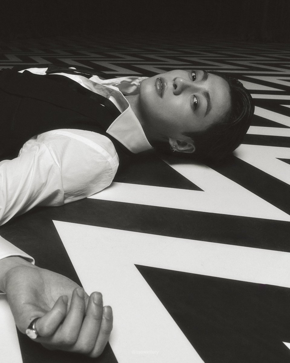 neskill_'s tweet photo. когда вышли эти фото я мечтала о том, чтобы Чонгук трахнул меня своим кулаком https://t.co/eK74aXDTPQ