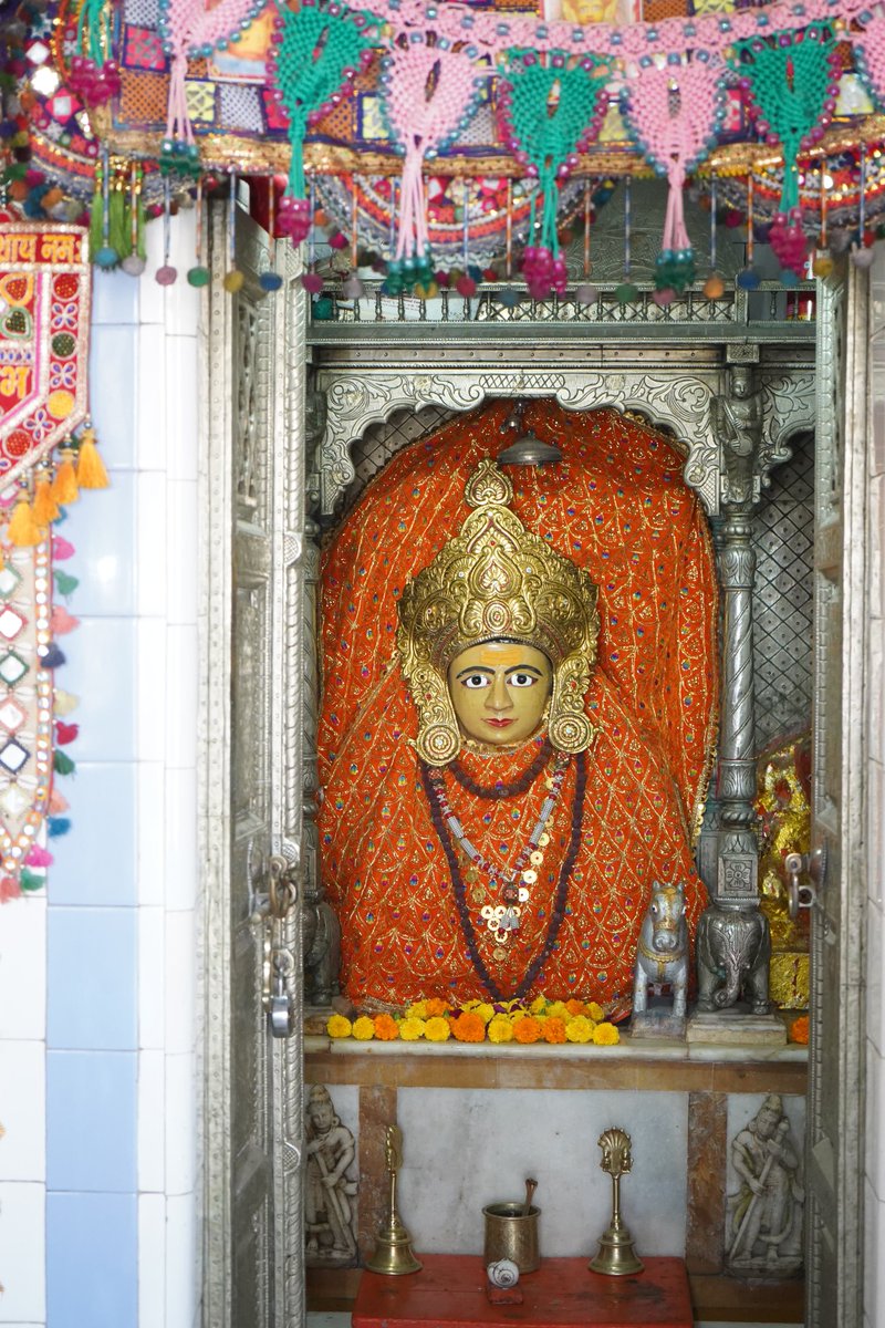 રબારી સમાજ સહિત કરોડો ભક્તોની આસ્થાના પ્રતિક એવા વિસનગર તાલુકાના "તરભ" ખાતે સ્થિત 900 વર્ષ જૂના વાળીનાથ મહાદેવ મંદિરે પ્રભુના દિવ્ય દર્શન કરી આશીર્વાદ મેળવ્યા.

જ્યારે પણ વાળીનાથ મહાદેવ મંદિરે દર્શનાર્થે પધારવાનું થાય છે, ત્યારે સમગ્ર વાતાવરણની સકારાત્મક શક્તિના પરિણામે નવીન