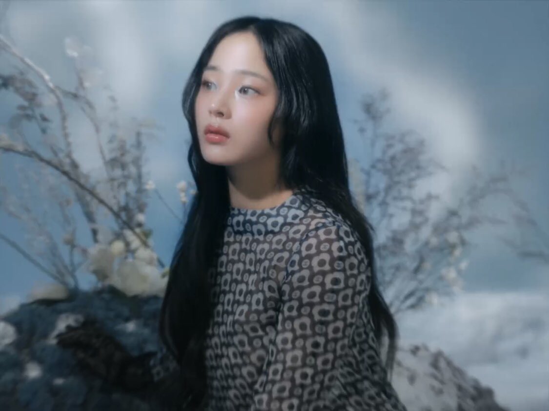 minjigallery's tweet photo. GODDESS https://t.co/ais4JHYdmF