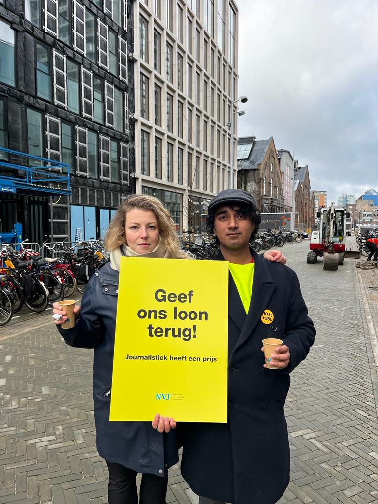 #zondermakersgeenkrant Ook <a href="/AnnaHerter/">Anna Herter</a> en ik leggen daarom het werk vandaag tussen 11 en 12 uur neer. Lees meer over het waarom: parool.nl/a-b36f0969