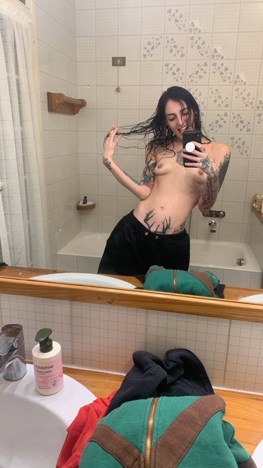 I can't be jealous 'cause your bitch wants to lick my pussy too 🔥💦  Check my TG Channel at 8pm I'll drop