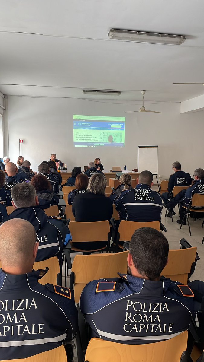 INDICAMit's tweet photo. Last #PRM 2023 training!

Today in #Rome with the #GOAC agents and Dr Riccio from the #DG for #IP protection - #UIBM whom we thank for being with us.

Thanks also to the #brand members who allow us to train the #Authorities.

The PRM is back in 2024! https://t.co/k2NPnOElaf