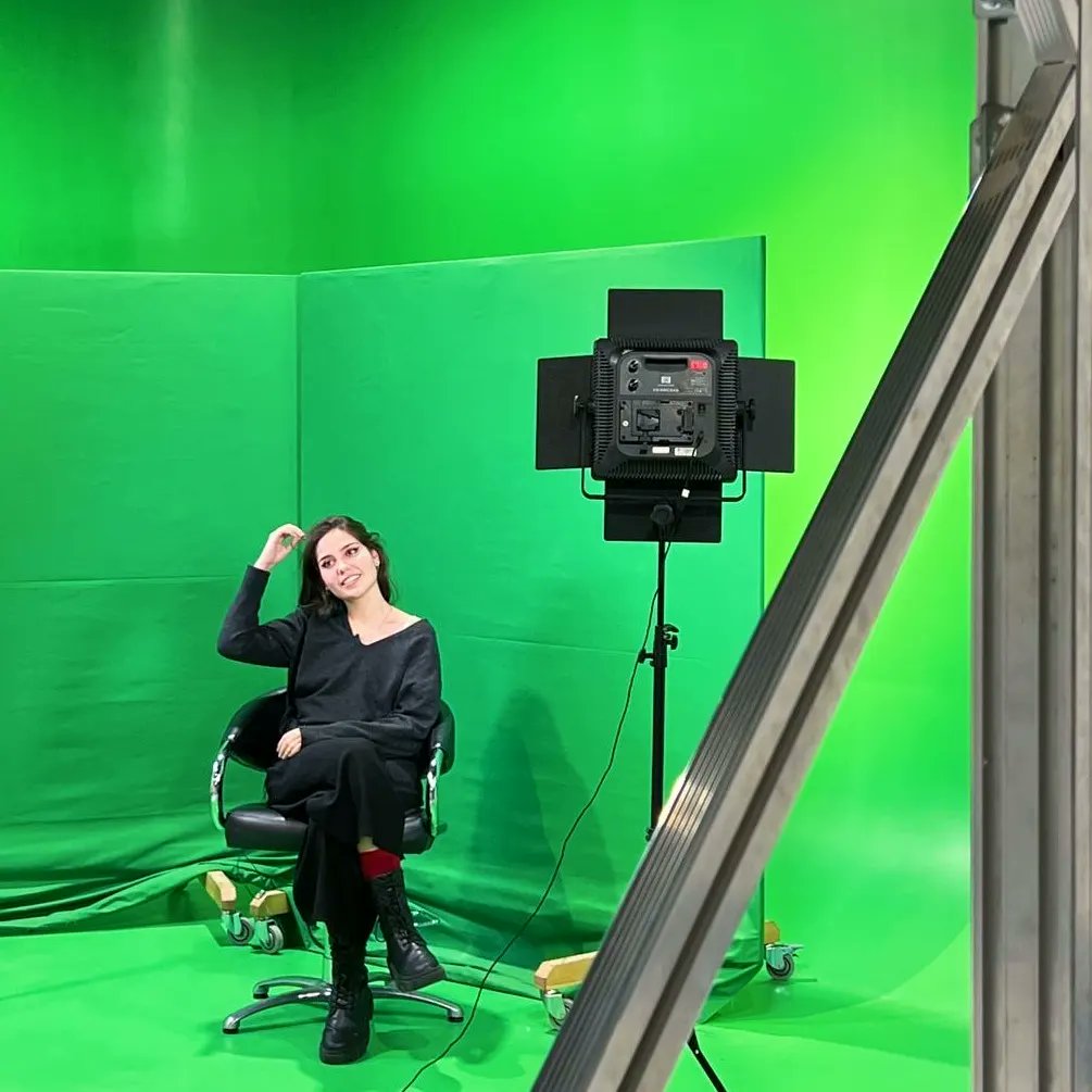Splen_film's tweet photo. ¡Fotos de la entrevista que nos hicieron ayer sobre el cortometraje y nuestras experiencias!
Muy contentxs de que os emocione tanto #Splen como a nosotrxs 💙
Gracias a los alumnos del IES Diego Marín Aguilera por contar con @ckimeriko
#shortfilm #animación #corto #cortometraje https://t.co/9q8XBZ1xoz