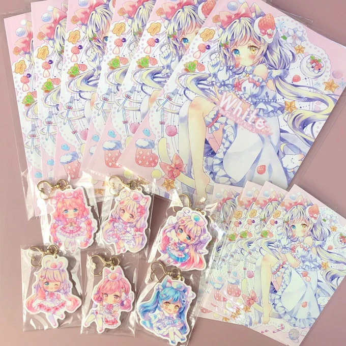 12/2(土)-11(月) Gallery glad.さんで開催する We loveコピック展2にボックス参加します額装原画1点看護師さんアクキー6種新刊「White」ポストカードを置いて頂きますお近くの方は是非足を運んでくださると嬉しいですよろしくお願いします #ラブコピ展2 