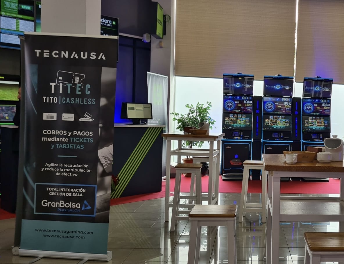 TecnausaRec's tweet photo. ¡¡TECNAUSA presente en la jornada de puertas abiertas de Servitronic!! Conoce nuestro Sistema de medios de pago TITEC (TITO-CASHLESS) https://t.co/zZ3mDTXF5l