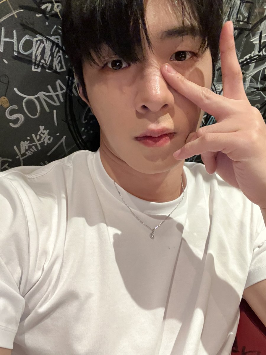 ONF_members's tweet photo. [#와이엇 #WYATT] ありがとう、今日も🤍
#ONF #THIS_IS_WYATT https://t.co/943ANrimba