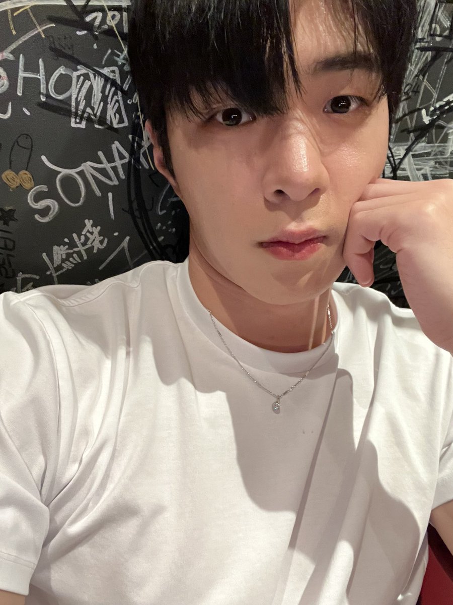 ONF_members's tweet photo. [#와이엇 #WYATT] ありがとう、今日も🤍
#ONF #THIS_IS_WYATT https://t.co/943ANrimba