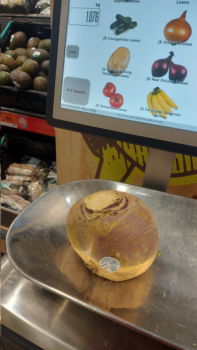 RachelCatCross's tweet photo. Hello @sainsburys, why don't you sell your swedes by weight, as you do with loose onions, etc? They are currently 62p each and they are all different weights: here, one is almost twice as heavy as another, which doesn't seem fair, does it? https://t.co/wAgyNFimbL