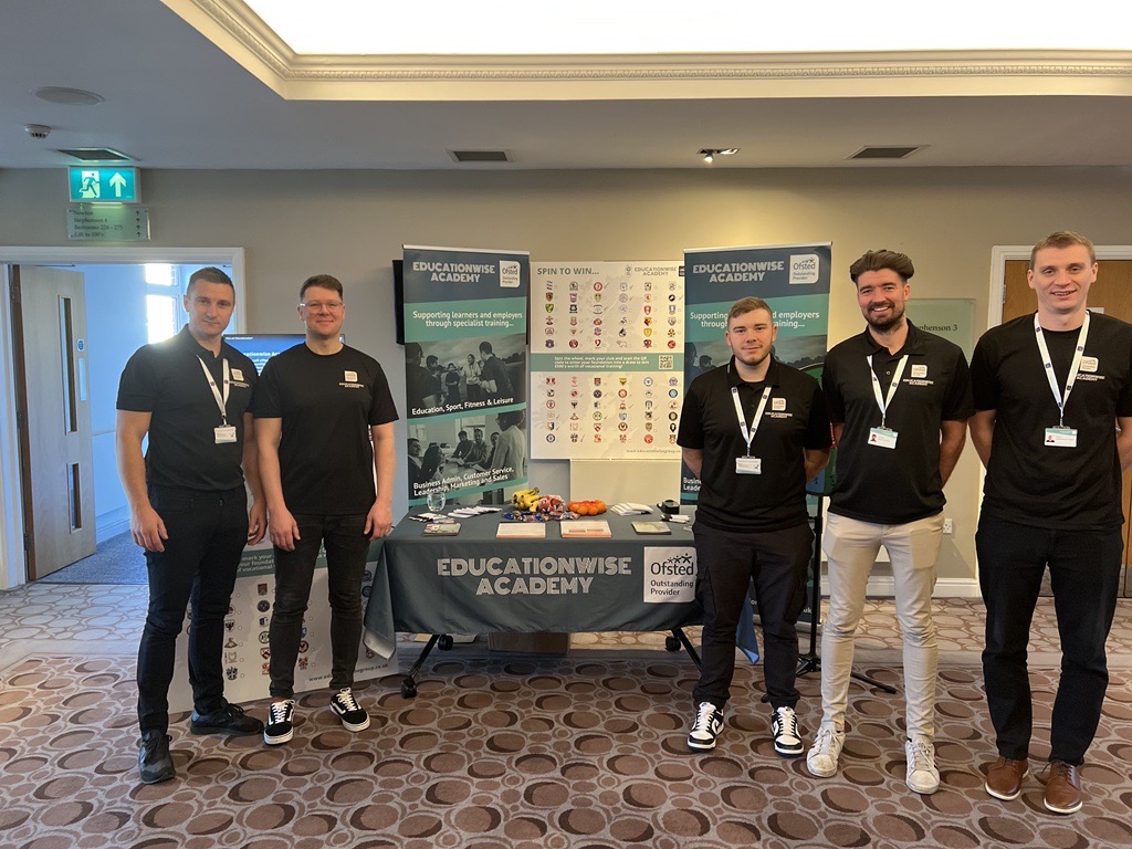 After an amazing first day the team are all set for day two of the @EFLTrust conference...

If you're at the event today come say hello! 👋

##efltrustconference2023