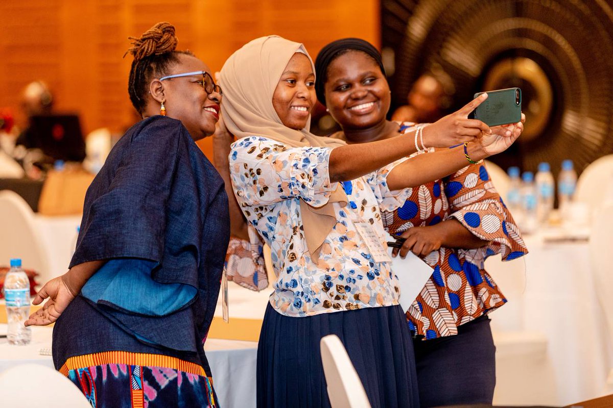 📣#DataTamasha2023 |  We were so happy to have Joyce Mbilinyi of <a href="/yiteism_tz/">YITEISM Tanzania</a> share insights on how they empower youth in adressing data challenges. Youth are the engine of change.

We still have 2 sessions today. Follow the conversation:
bit.ly/DT23Day2

#dlabtz