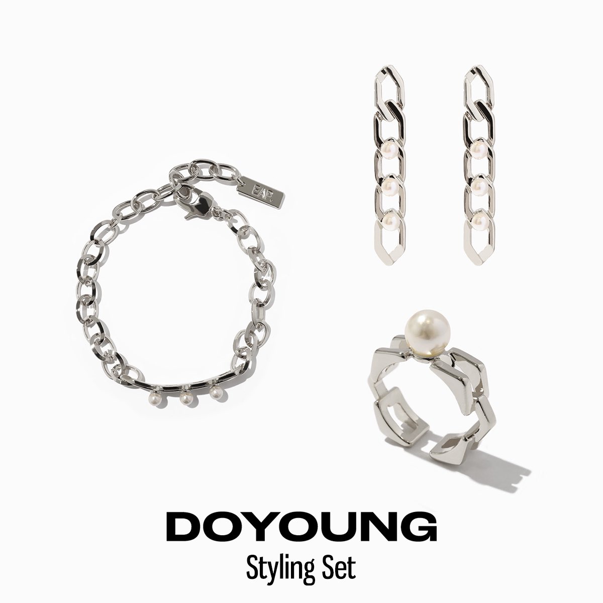 ＼本日最終日！／

先行期間中、買い上げの方にTREASUREスペシャルビジュアルステッカーをプレゼント！
※メンバー個別ステッカー（ランダム）

DOYOUNG Styling Set
ドヨンが着用した全てのアイテムが1つになったスタイリングセット。

empathyallpeople.com/c/allitem/AST3…
#TREASURE