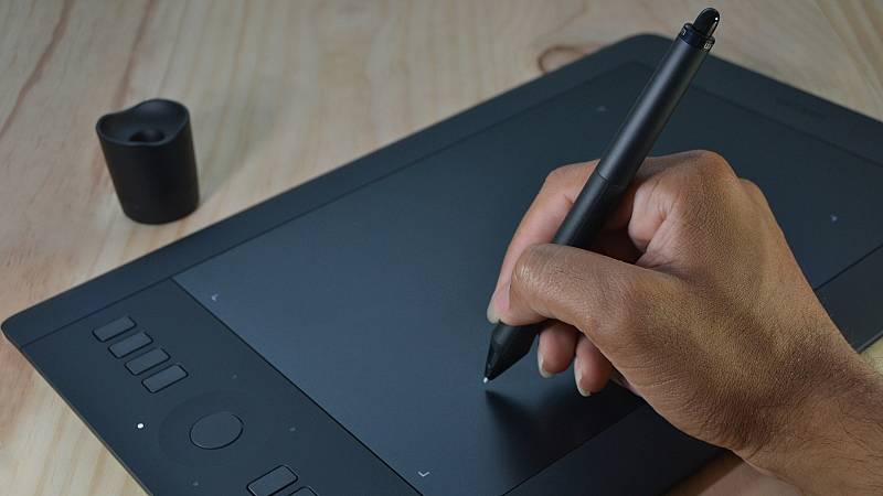 Geek5D - Las tabletas gráficas no son solo para profesionales web - 30/11/23: Las tabletas gráficas no son solo para profesionales, también transforman la educación. Porque trae muchos beneficios y ayuda a mejorar y agilizar el aprendizaje interactivo.… rtve.es/play/audios/ge…