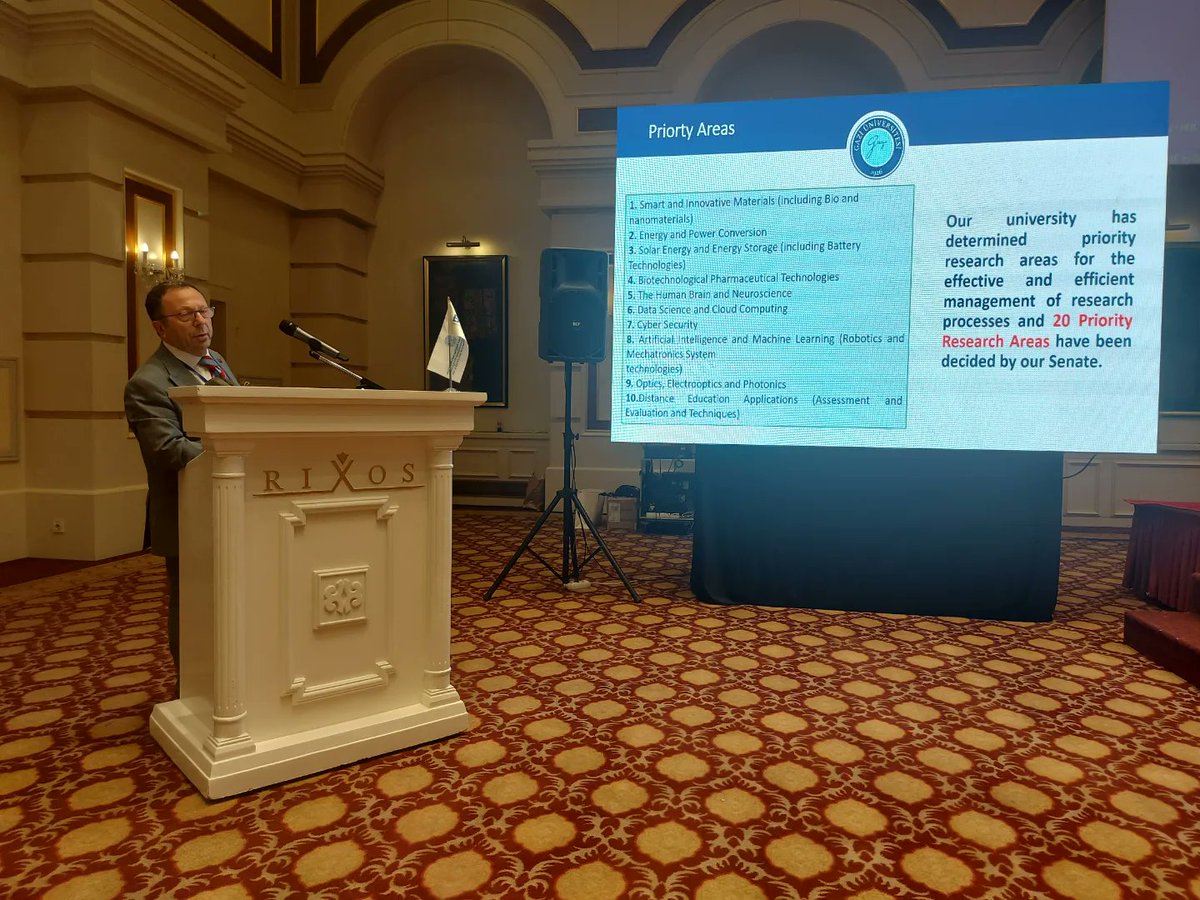 Gazi_Universite's tweet photo. 🔵  Rektör Yardımcımız Prof. Dr. Yücel Gelişli, Astana'da yükseköğretim fuarında Kazakistanlı öğrencilere Üniversitemizi anlattı.

#GaziÜniversitesi https://t.co/pJMYp38f7Y