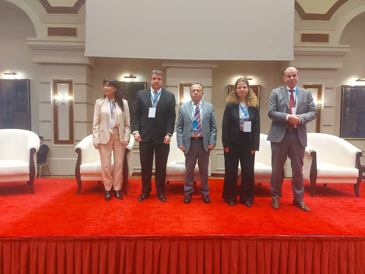Gazi_Universite's tweet photo. 🔵  Rektör Yardımcımız Prof. Dr. Yücel Gelişli, Astana'da yükseköğretim fuarında Kazakistanlı öğrencilere Üniversitemizi anlattı.

#GaziÜniversitesi https://t.co/pJMYp38f7Y