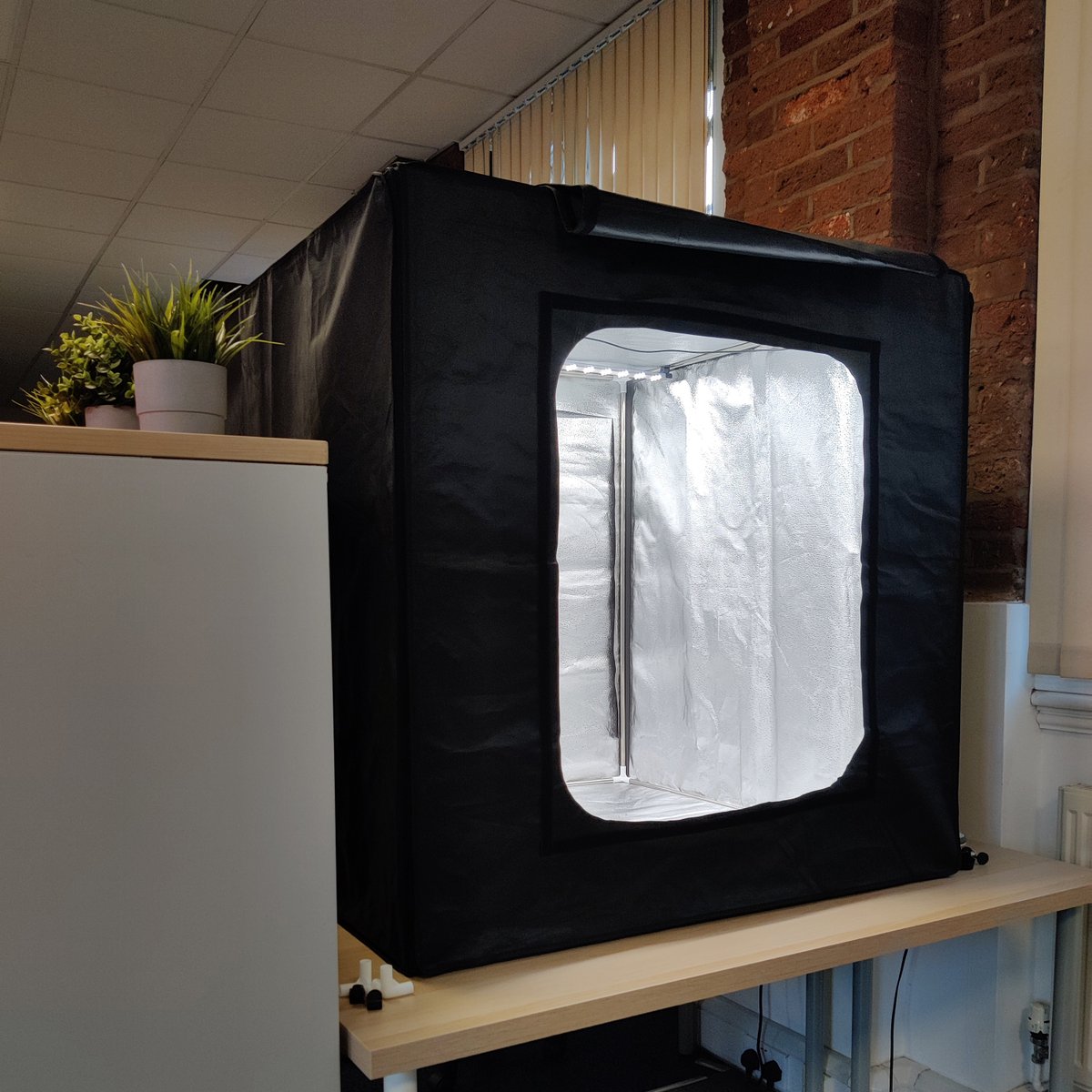 Can't quite seem to get the perfect product shot?

Not to worry! Here at Leigh Works we're equipped with everything you need to get your product out there, including our very own lightbox setup!

leigh.works

#photography #lightbox #Imagine #create #grow