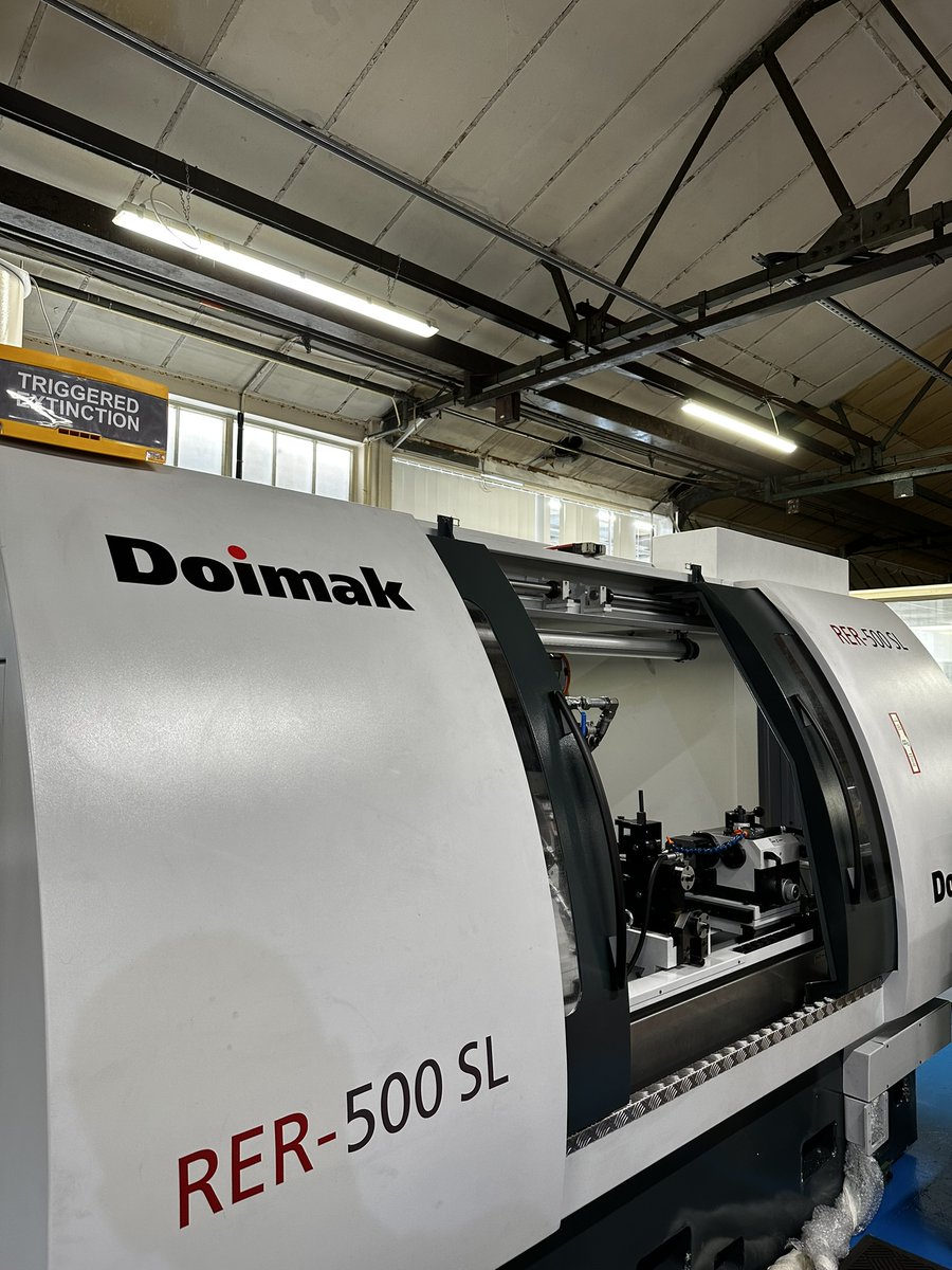 Davall_Gears's tweet photo. We're thrilled to announce the arrival of our latest investment - a #Doimak #ThreadGrinding machine, which was delivered to us just yesterday!
The addition of this machine into our factory is another leap towards greater efficiency & precision.
#UKEng #GearGrinding #BritishSME https://t.co/bRtFKUrff5