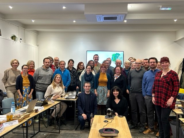 EPPOnews's tweet photo. The EPPO Panel on Diagnostics in Virology and Phytoplasmology met in Paris (FR) this week, to revise #diagnostic standards such as the ones on PepMV, Phytoplasmas and ELISA and develop new ones, in particular HTS and a glossary of terms in virology
#planthealth https://t.co/yTH48lK4bl