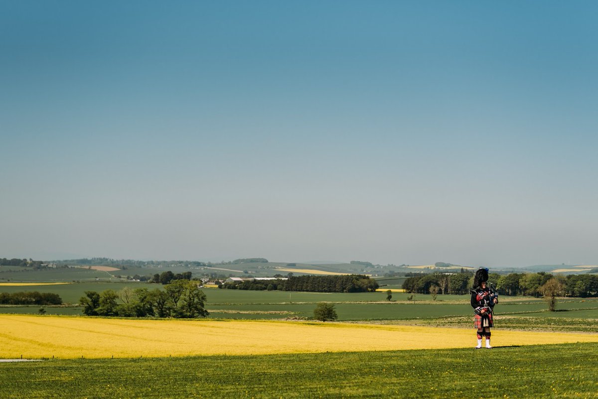 Celebrating #StAndrewsDay with pipers and whisky… we can’t help you with whisky but here’s some “shots” of pipers making the most of Barra’s bonnie landscape. 🥃 🏴󠁧󠁢󠁳󠁣󠁴󠁿