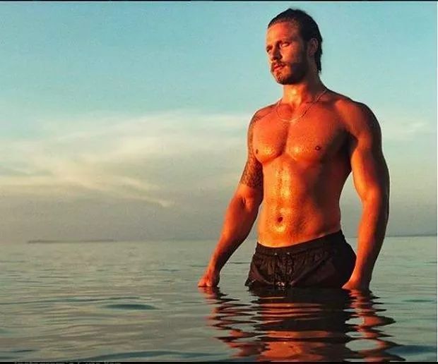 DoYouKnowTurkey's tweet photo. Burak Çelik, a popular Turkish actor and former model, gained fame through his role in the Turkish TV series "Senden Daha Güzel" (The Beauty Inside). He is now one of the most sought-after actors in Turkey. #BurakCelik
.
https://t.co/UN2WFKAOoA https://t.co/lL2XJx7giU