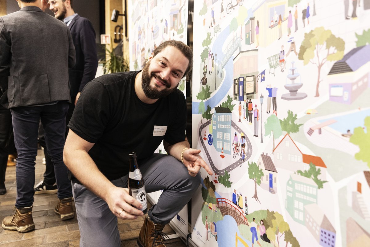 Am 16. November haben wir den #SocialEnterpriseDay gefeiert! Unser Highlight war unser riesiges Wimmelbild, das das vielfältige Ökosystem in Deutschland zeigt. Hat es Euch gefallen? Wer hat sich darauf entdeckt? #GemeinsamWirken #BrückenBauen #WirkungFeiern