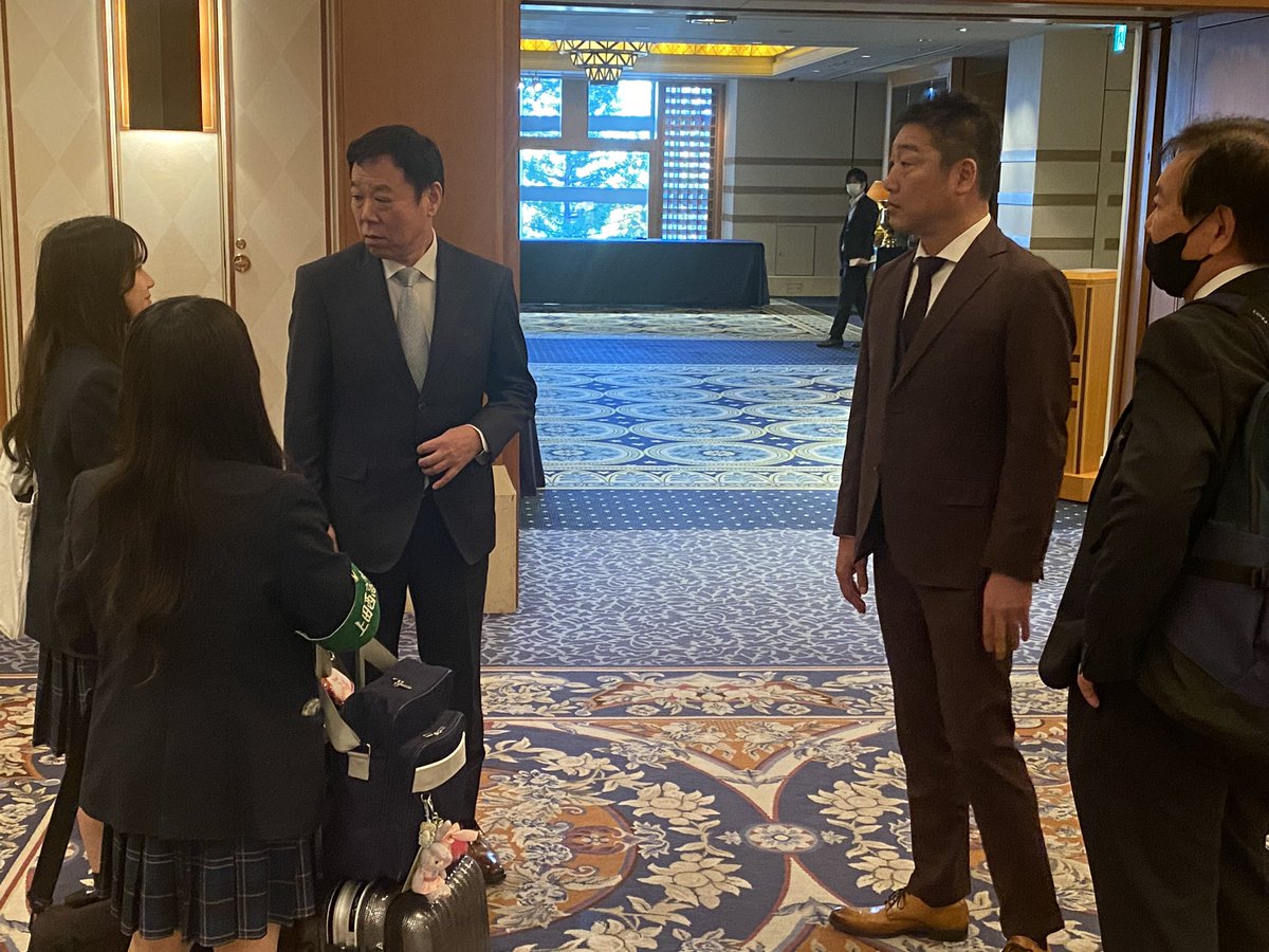 nishi50news's tweet photo. 貴重な体験をさせていただきました。福良GM、小松スカウト、中嶋監督をはじめ@Orix_Buffaloes の関係者の皆さん本当にありがとうございます。今回は即日発行とはいきませんが、本日の入団会見の紙面を発行したいと思いますのでしばしお待ちください！！
#上田西 #オリックスバファローズ https://t.co/fuxwAeIbiv