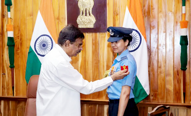 Kudos & Best wishes to IAF officer Squadron Leader #ManishaPadhi from #Odisha on achieving a milestone by becoming India's first Woman ADC (Aide-De-Camp).