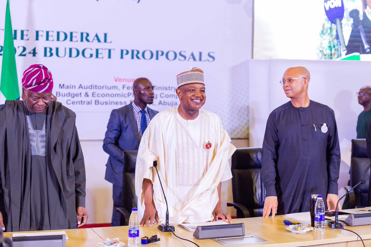 atikuabagudu's tweet image. Recap from yesterday’s momentous event: The Federal Executive Council gave the nod to the revised 2024 appropriation bill, now standing at N27.50 trillion. An important step towards steering our nation’s development journey. 
#NationalDevelopment 
#FECApproval