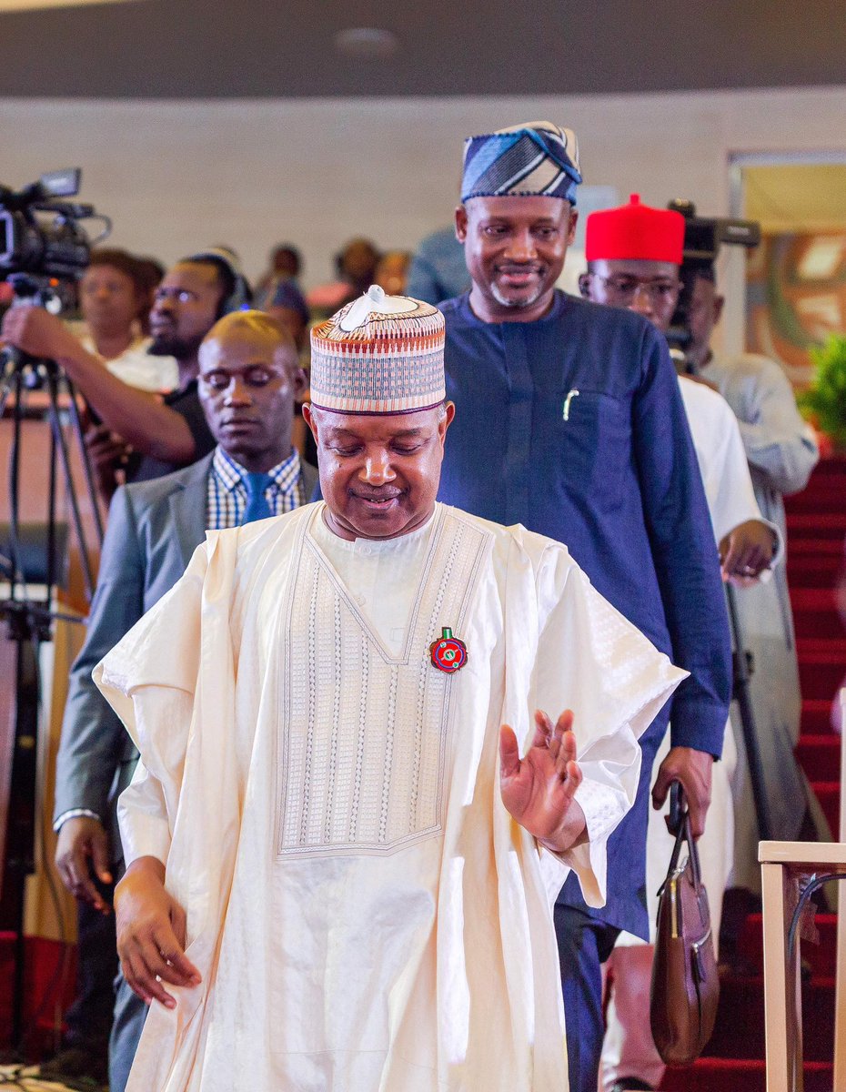 atikuabagudu's tweet image. Recap from yesterday’s momentous event: The Federal Executive Council gave the nod to the revised 2024 appropriation bill, now standing at N27.50 trillion. An important step towards steering our nation’s development journey. 
#NationalDevelopment 
#FECApproval