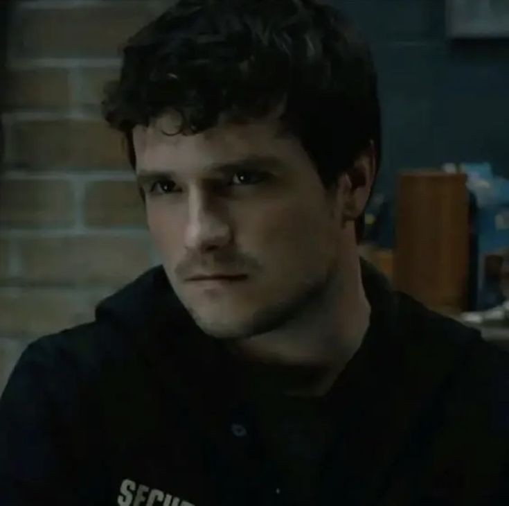 Anerkity's tweet photo. How can he be so handsome?? https://t.co/oBT1uUrGo8