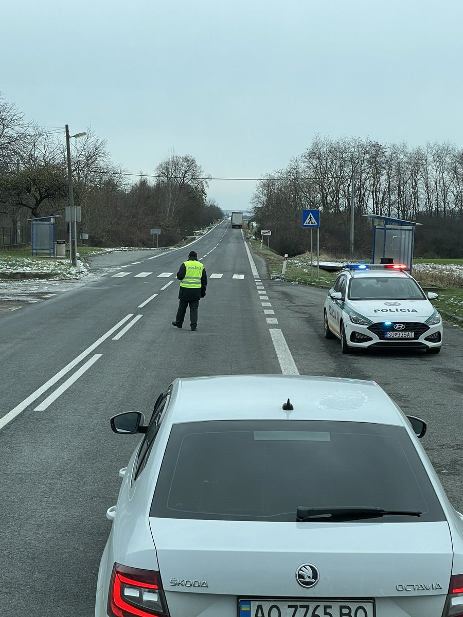 yorkshireaid's tweet photo. 20km of trucks backed up at Slovakia Ukraine border with multiple checkpoints. Thankfully they let us past to go straight through 🙏🏻🇺🇦👏🏻 #ukraineborder #slovakiaborder #ukraine https://t.co/6Fv7KJDK7J