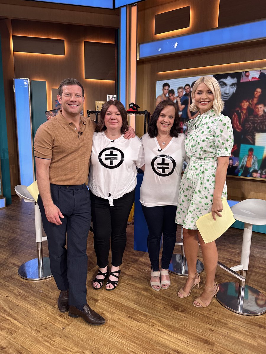 emmalou25's tweet photo. To celebrate @Bayfs29 fantastic news today I’m going to share this pic of us again on @thismorning, hoping @GaryBarlow @OfficialMarkO #Howard @takethat see it this time, it was such a fun day and @radioleary @hollywills were both fantastic with us xx https://t.co/05ggxBqMMm