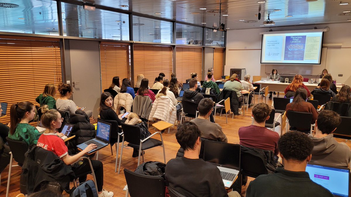 elciemen's tweet photo. I tanquem el seminari sobre migracions i refugi a la @UdL_info parlant sobre la protecció internacional al segle XXI, amb Núria Camps i Sonia Martínez. Una sessió que aborda el dret humà a la mobilitat, entre més. Moltes gràcies a les més de 50 persones que l'han seguit!
#SomPart https://t.co/R81wSEvQKZ