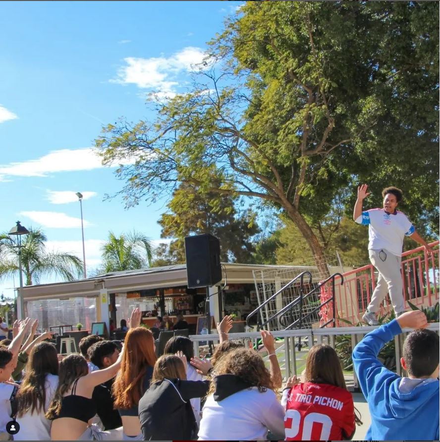 JUVENTUDBENALMA's tweet photo. La clausura de las VI Jornadas de Adolescencia tuvo lugar ayer en el #ParqueInnova con una actividad de música urbana y el hip hip compartiendo letras y escenario con la rapera Erika Dos Santos
Gracias a todas las personas que han participado y han hecho posible esta edición.👏 https://t.co/LtbqiXmqn5