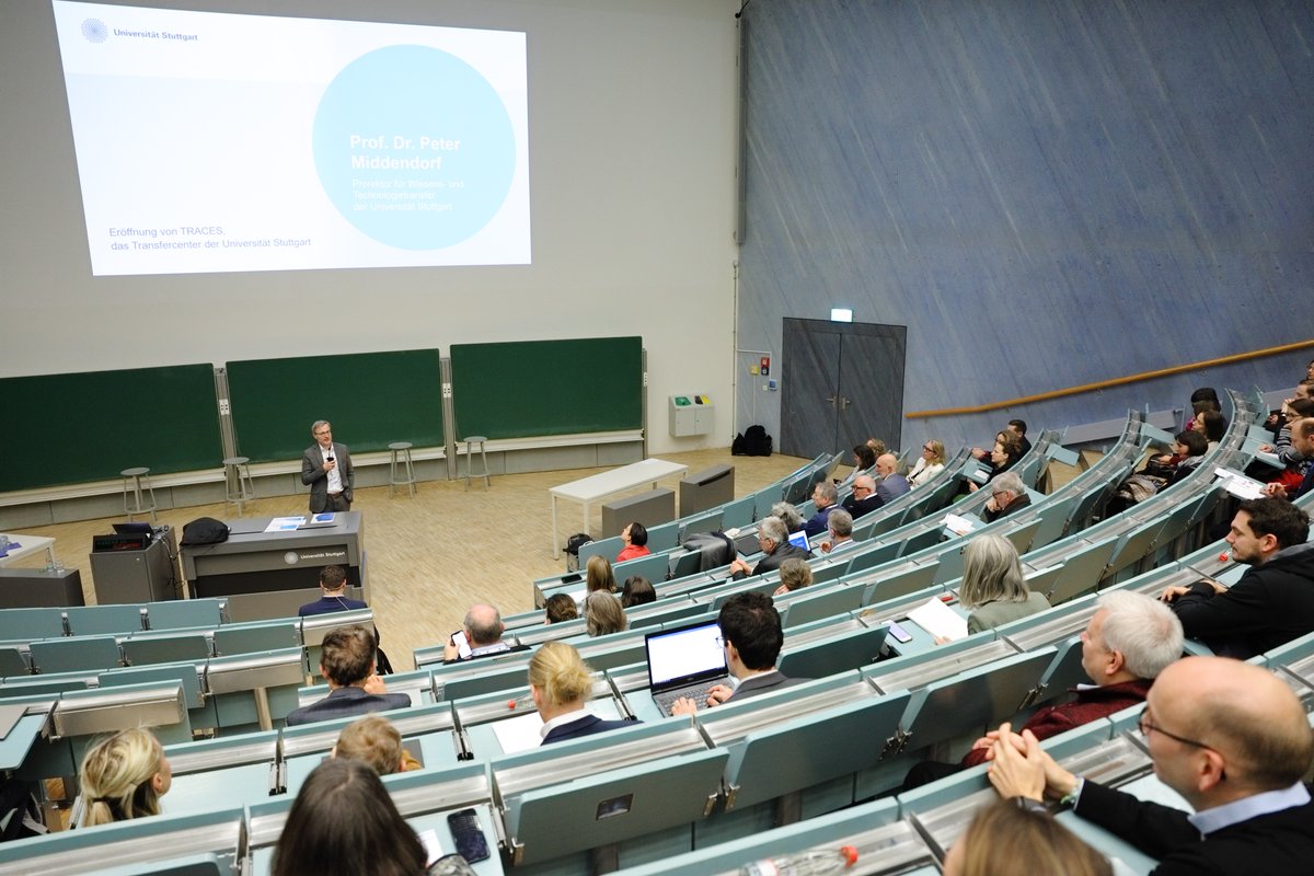 Uni_Stuttgart's tweet photo. 🎉 Große Freude! Die #UniStuttgart eröffnete heute offiziell das neue #Transfercenter TRACES. Hier werden Studierende und Mitarbeitende in ihren Transfervorhaben unterstützt, Partnerschaften und Kooperationen gefördert und das Unternehmer*innentum vorangetrieben.💡 #entrepreneur https://t.co/nGXxNgVgTe